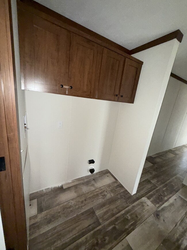 Building Photo - Rare 4-Bedroom Home – Perfect for Larger Families!