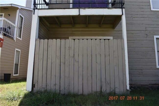 Building Photo - 1908 West Loop