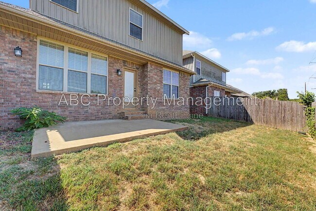 Building Photo - 3110 SW Riverstone Ave