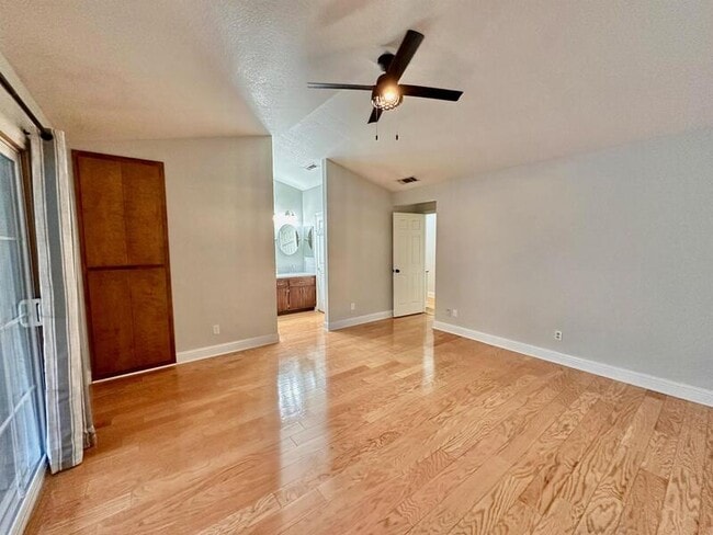 Building Photo - 148 Castlemont Dr