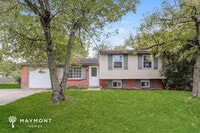 Building Photo - 1711 W Kemper Rd