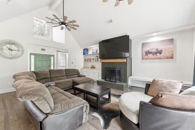 Building Photo - 109 Enchanted Dr