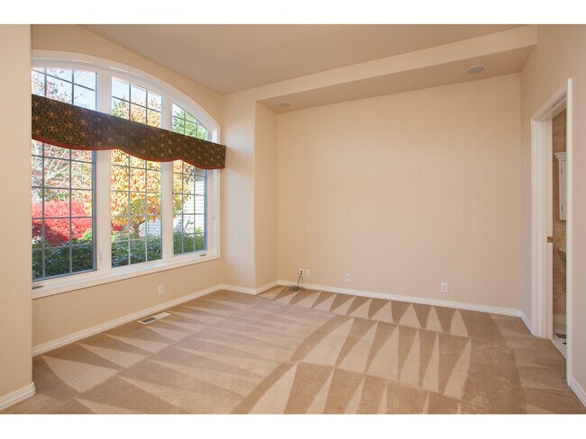 Building Photo - 16090 NW Birdie Ln