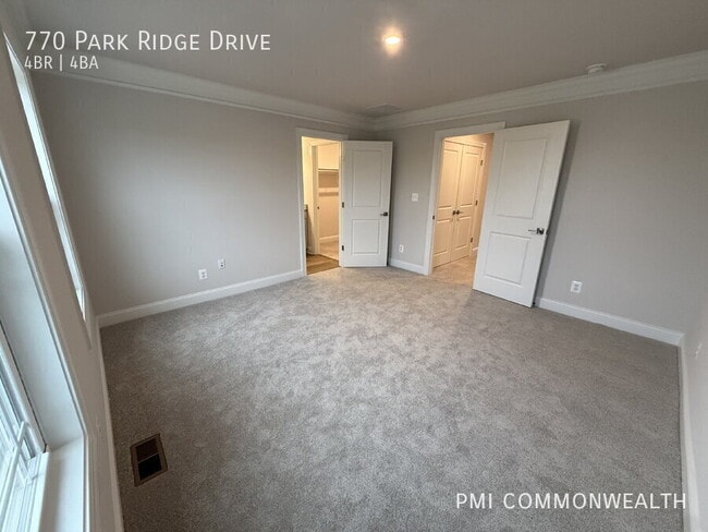 Building Photo - 770 Park Ridge Dr