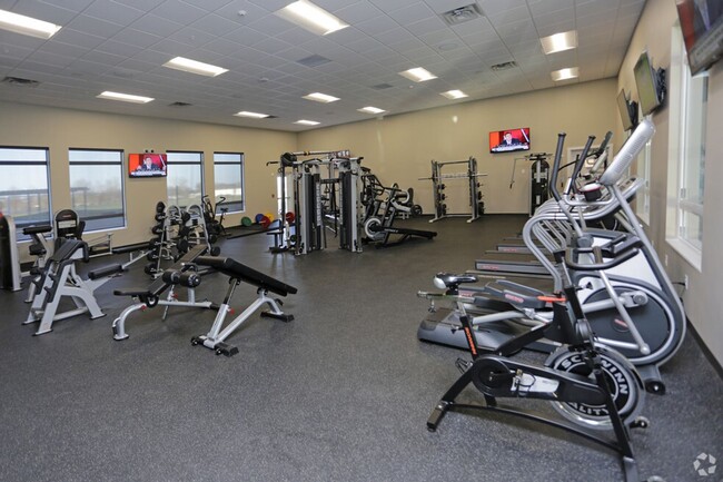 Building Photo - U32 1 Bedroom 1 Bath All Utilities include...