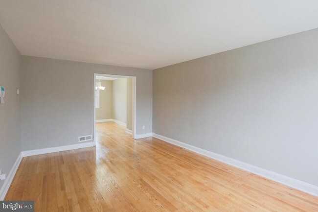 Building Photo - 3743 Bonview Ave