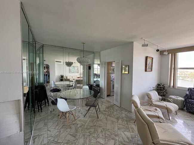 Building Photo - 4747 Collins Ave