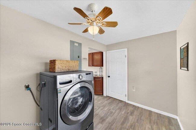 Building Photo - 545 S Courtenay Pkwy