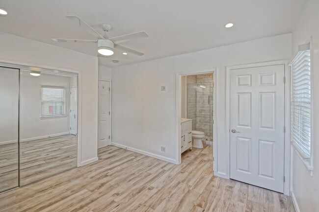 Building Photo - 344-348 Calle Miramar