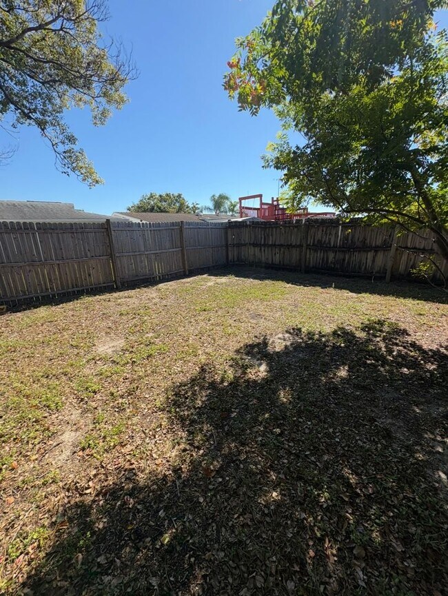 Building Photo - 3606 Blackhawk Dr