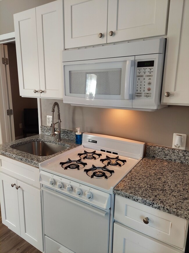 Building Photo - 3310 Dubois Place, SE