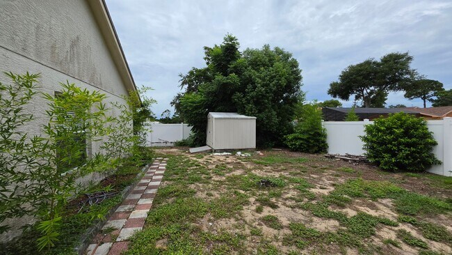 Building Photo - 3 Bed, 3 Bath, 2 Car garage.
