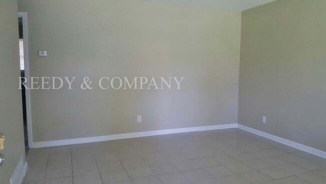 Building Photo - 4225 Arrowhead Rd