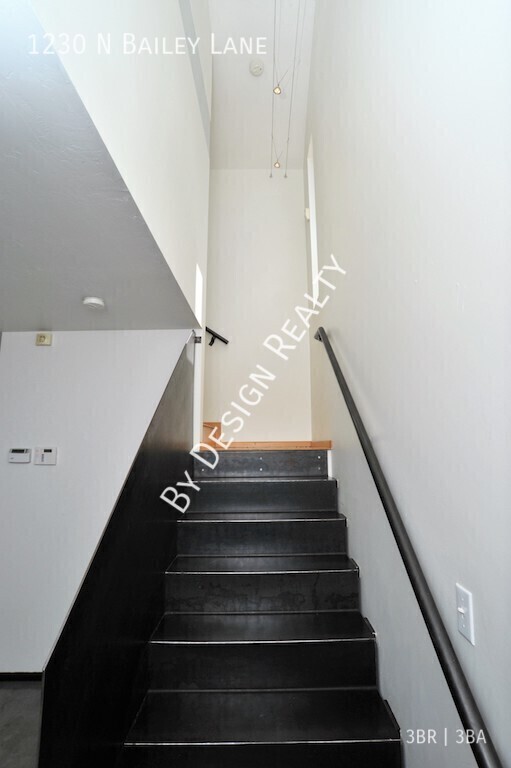 Building Photo - 1230 N Bailey Ln