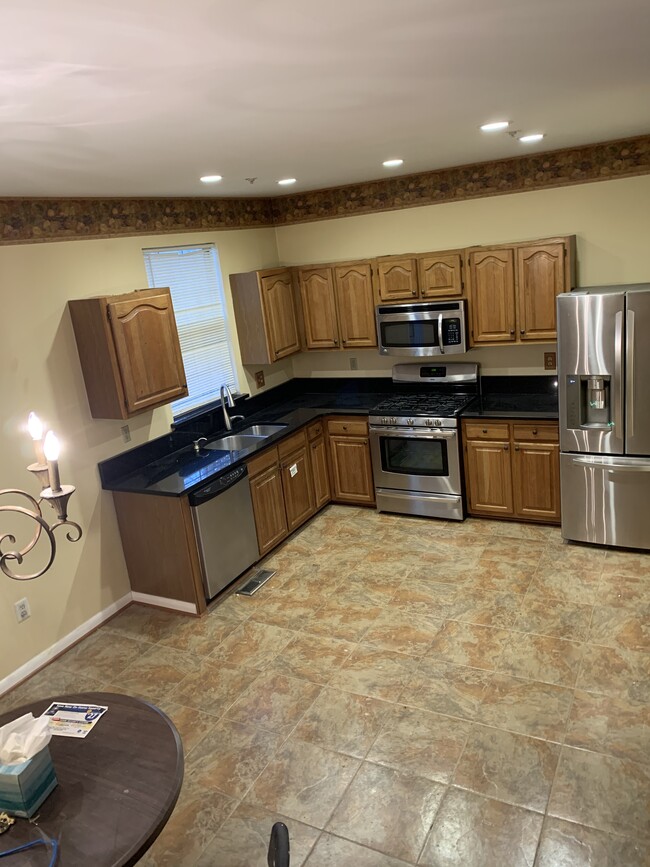 Kitchen - 836 Faraway Ct