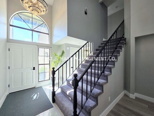 Building Photo - 16810 Picadilly Ln