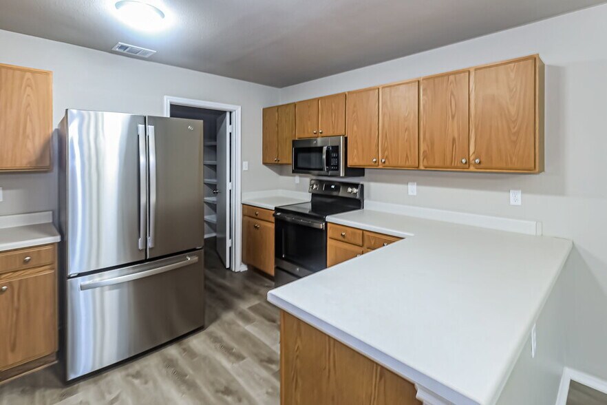 Building Photo - 2111 Paddle Creek
