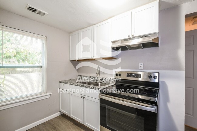 Building Photo - 405 Jean Ave