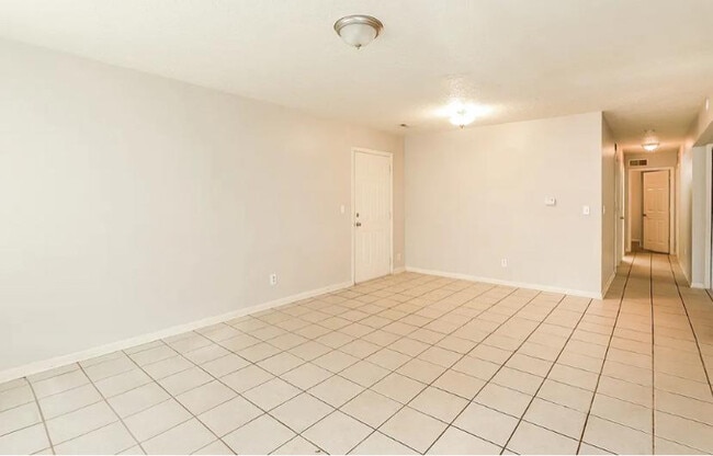 Building Photo - 2833 Kensington Ave