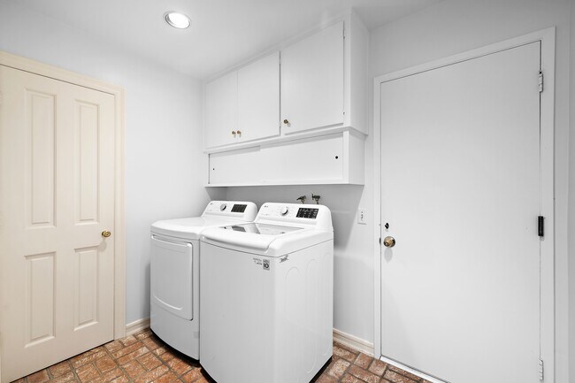 Building Photo - 2612 Lighthouse Ln