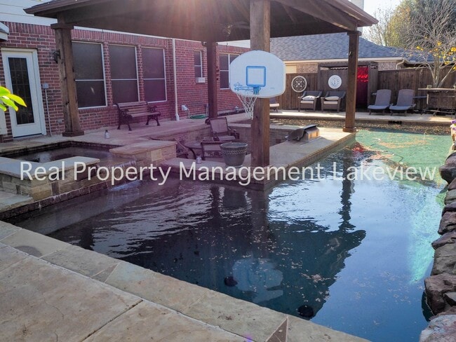 Building Photo - 7500 Waterside Pl