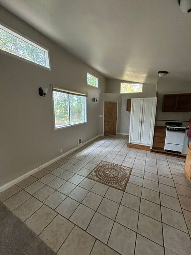 Building Photo - 93089 Marcola Rd