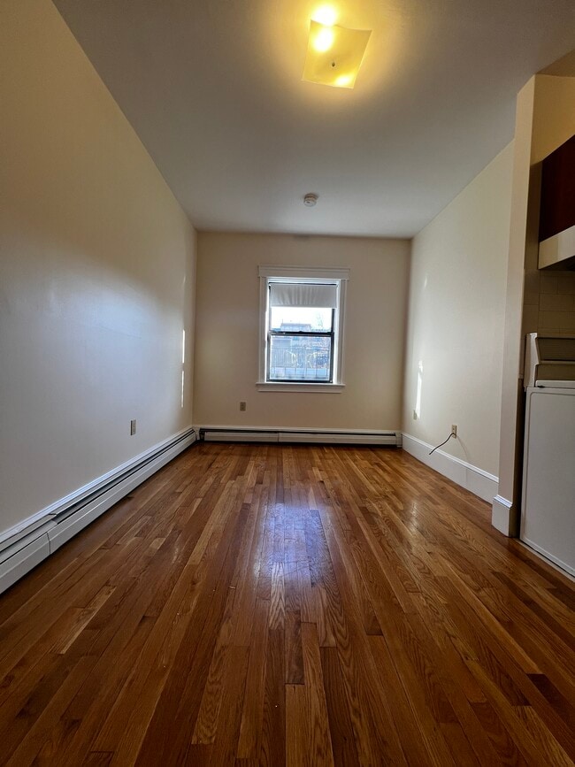 Building Photo - 903 Beacon St