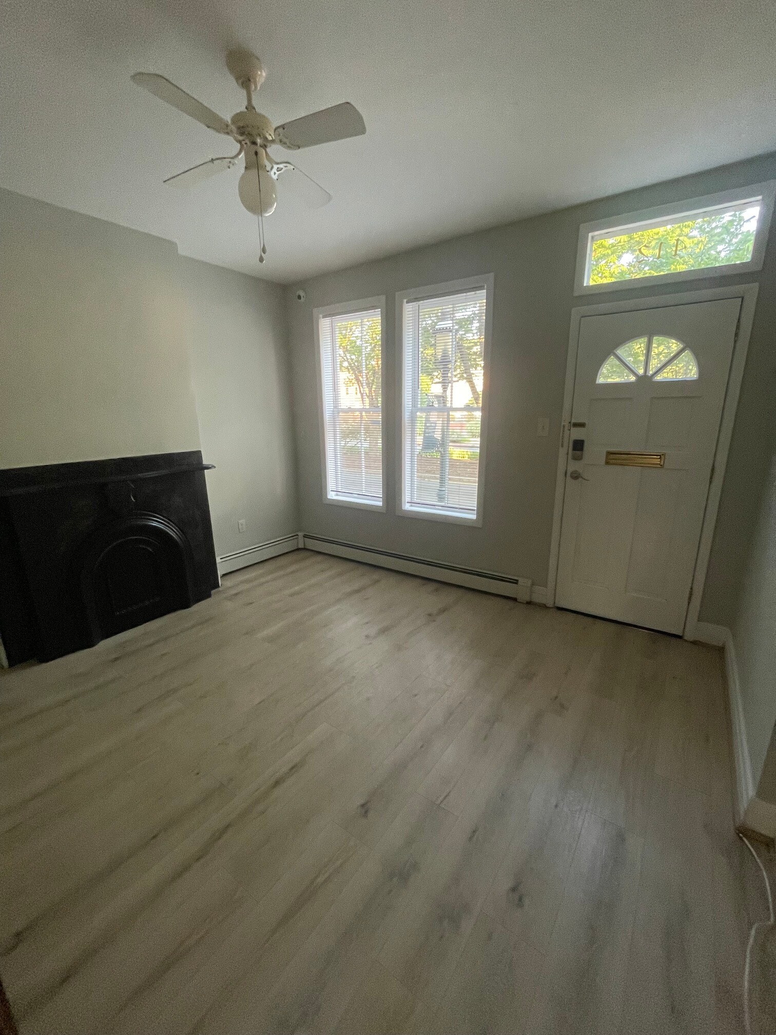 Living Room - 412 Market St