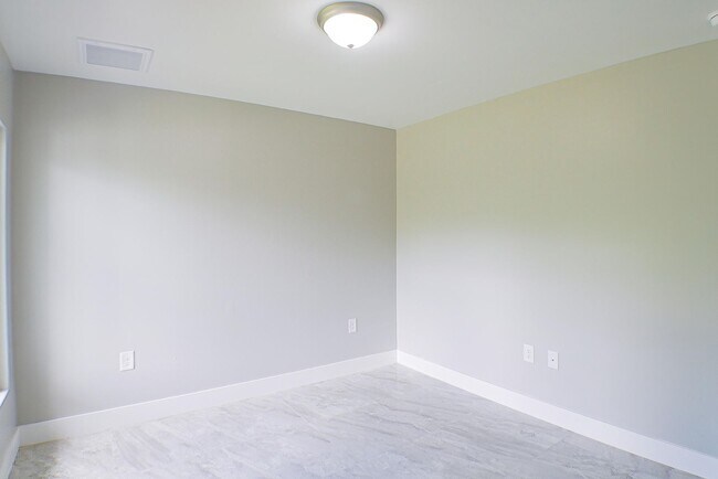 Building Photo - Brand New Duplex 2024 3 beds 2 baths with ...