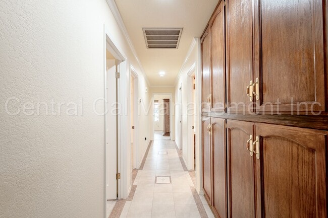 Building Photo - 4 Bedroom/2.5 Bath Home with Paid Solar and a Pool - $2950 Per Month!