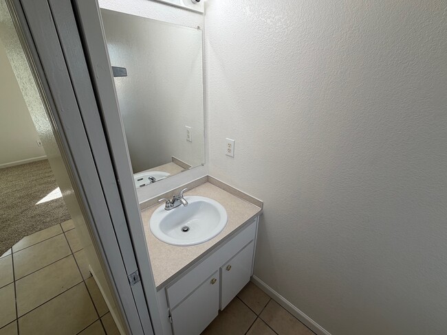 Building Photo - 4338 Ward Pl NE