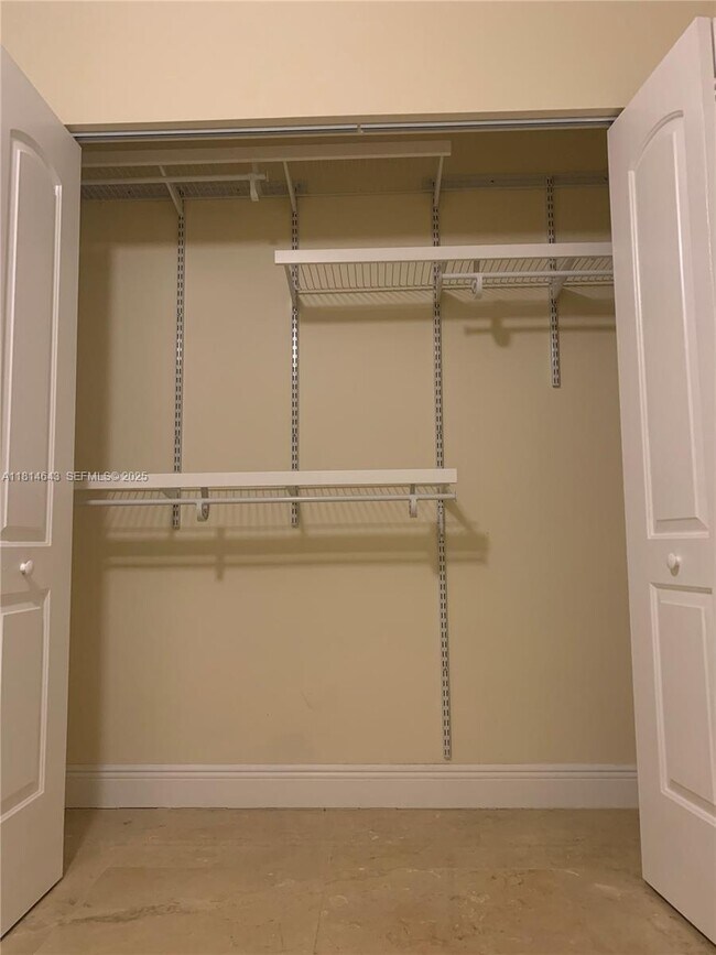 Building Photo - 3235 SW 58th Ct