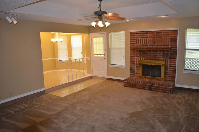 Building Photo - Cozy 3 Bedroom in Country Trails Harker Heights!