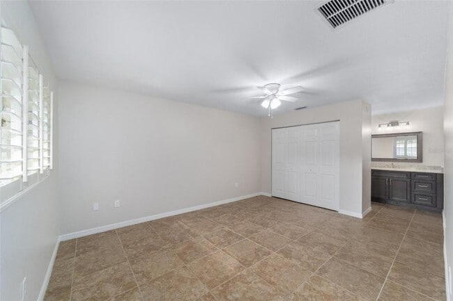 Building Photo - 1536 SE 12th St