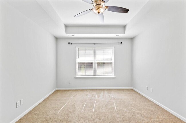 Building Photo - The Commons Stunning Townhome - 3 Bed 2.5 ...