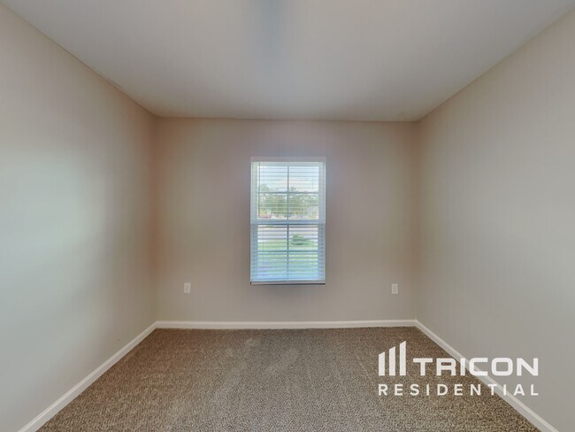 Building Photo - 2635 Glory Trail Jacksonville FL