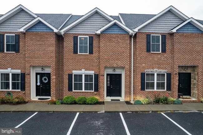Building Photo - 102 Cedar Point Ln