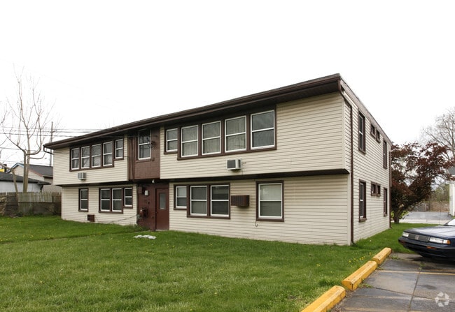 Building Photo - 5701-5707 Woodward St