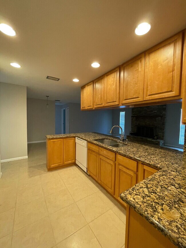 Building Photo - 3 Bedroom Pool Home Available in Palm Bay