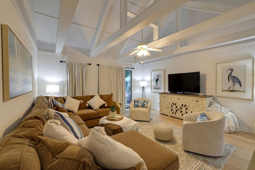 Building Photo - 45 Queens Folly Rd