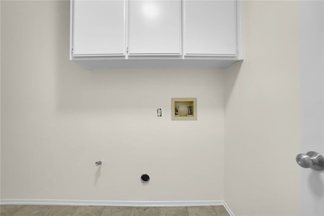 Building Photo - 73 Cartier Aisle