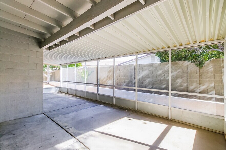 Building Photo - 1616 N Alta Mesa Dr