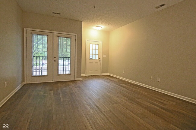 Building Photo - 6585 Reserve Dr