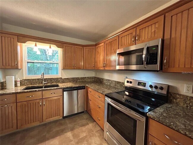 Building Photo - 3646 Radnor Pl