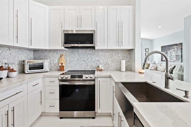 Building Photo - 18755 SW 27th Ct