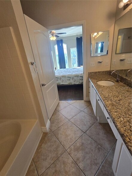 Building Photo - 2732 Via Murano