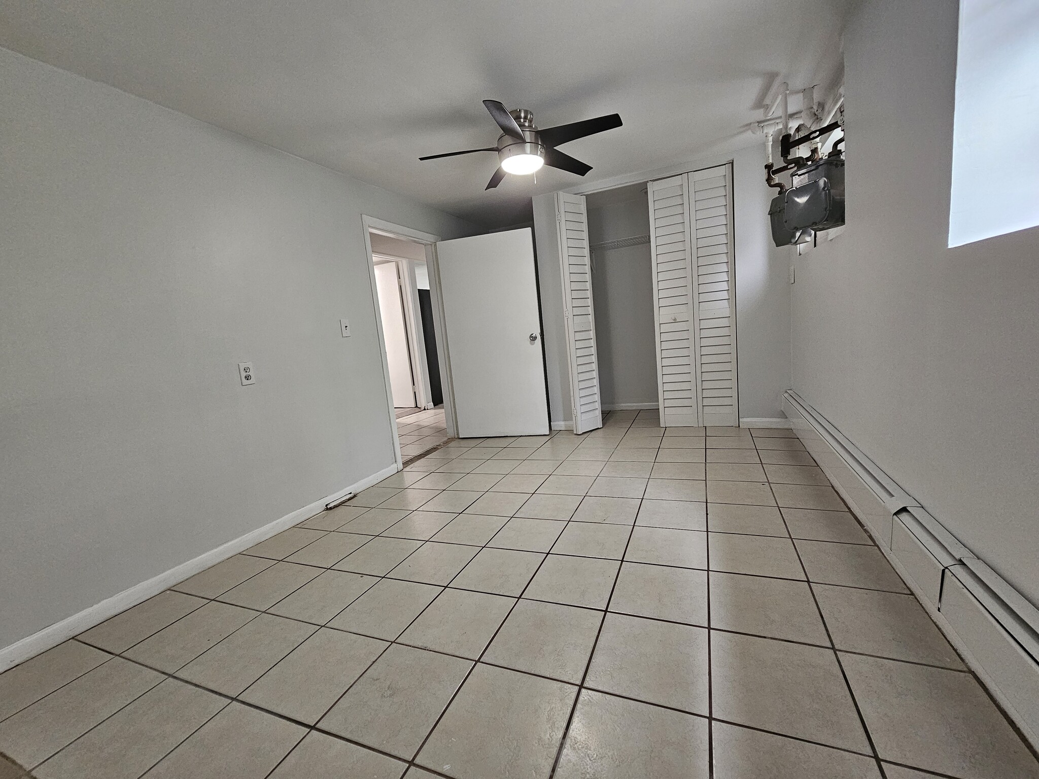 Building Photo - 2441 N Tripp Ave