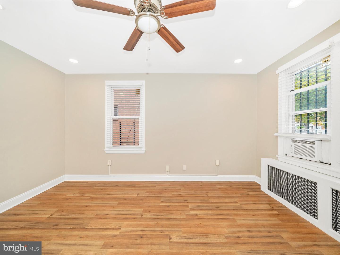 Living room - 4215 Dix St NE