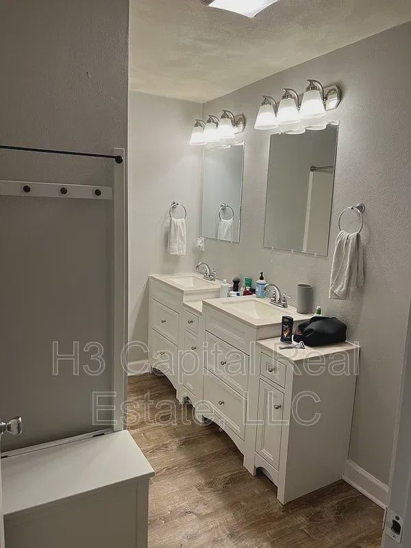 Building Photo - 115 Alice Dr