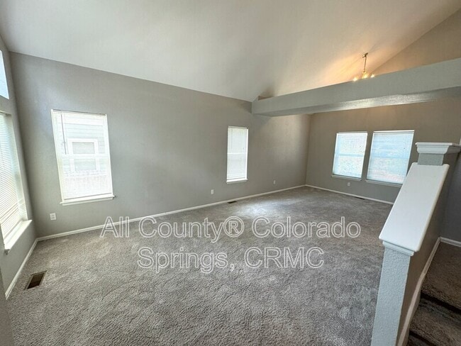 Building Photo - 5859 Instone Cir
